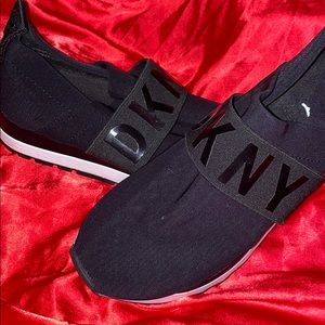 DKNY SNEAKERS